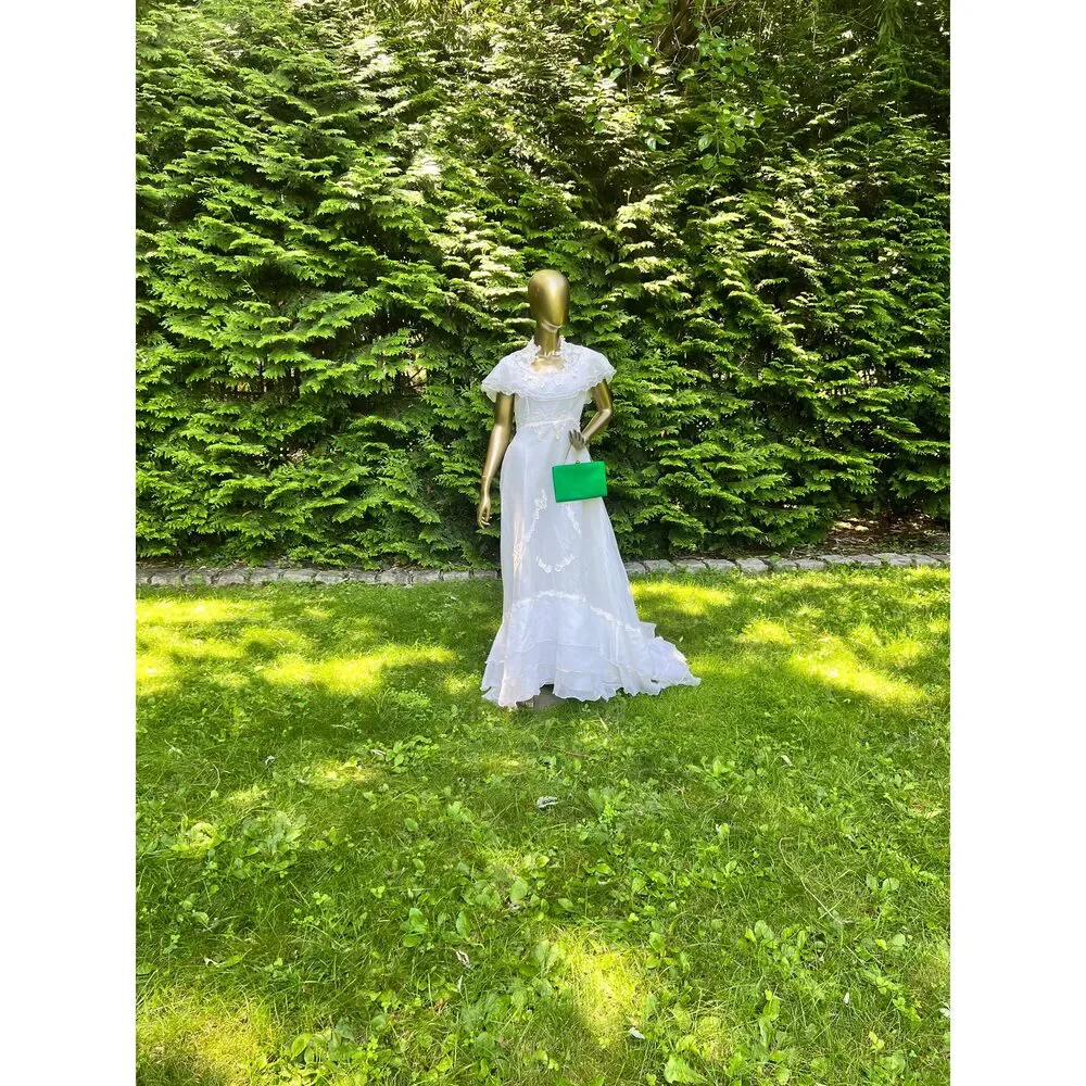 Vintage 1970’s Wedding Gown, size small - Picture 12 of 12